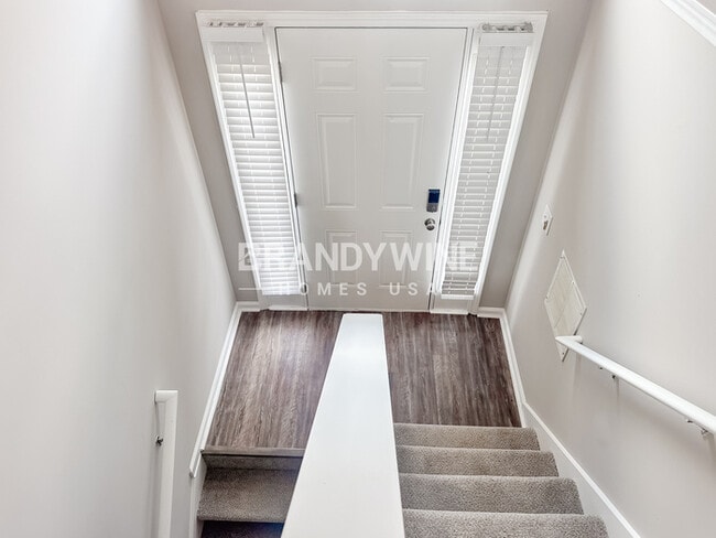 Photo - 581 Twin Oaks Ln