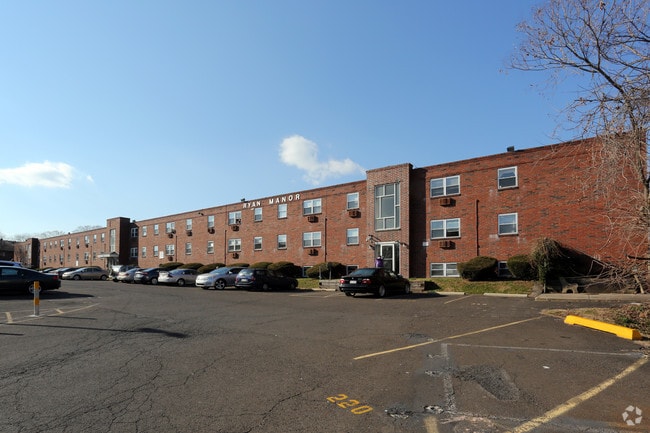 Ryan Manor Apartments - Ryan Manor Apartments