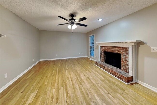 Photo - 4241 Glenforest Way