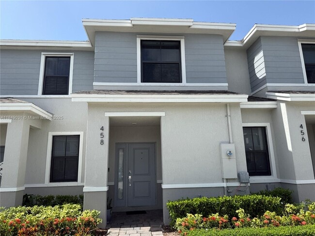 Building Photo - 458 NE 12th St Unit LOT 7 BLK 28 Rental
