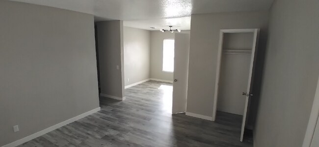 Photo - 407 Edwards St