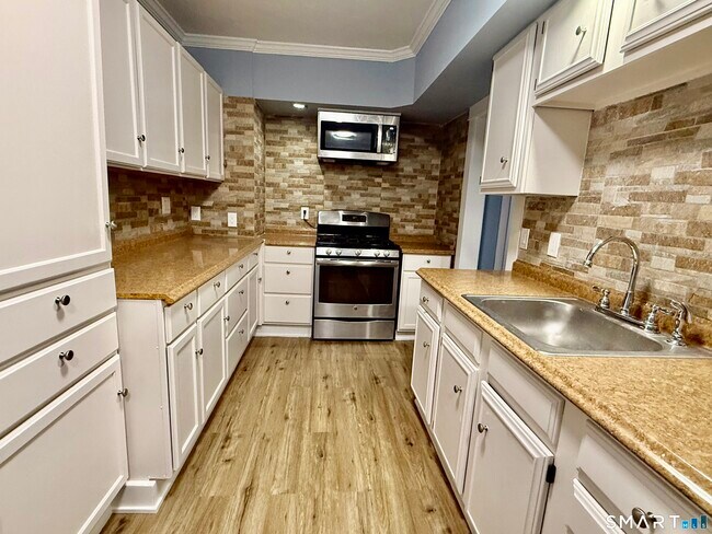 Photo - 85 Avery St Unit 1st Floor & Basement