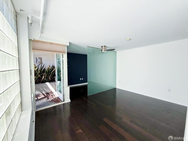 Photo - 555 4th St