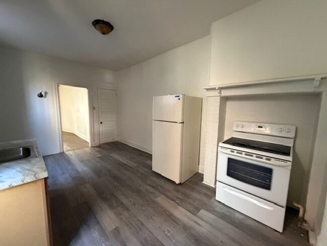 Photo - 347 E King St Unit 1st Floor