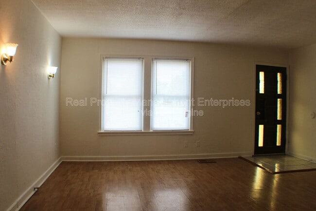 Photo - 1129 SW 35th St