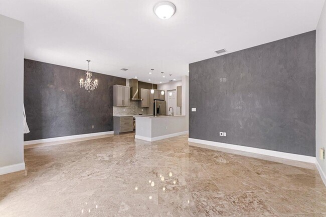 Photo - 6884 Julia Gardens Dr