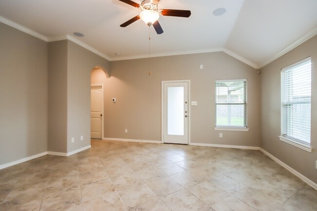 Photo - 18914 Sorrento Pt Dr