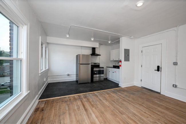 Photo - 1384 W 83rd St Unit 303