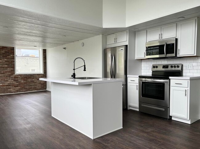 Building Photo - 288 Cumberland St Unit 300