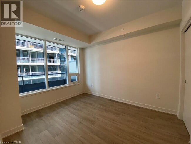 Photo - 212 King William St Unité 1010