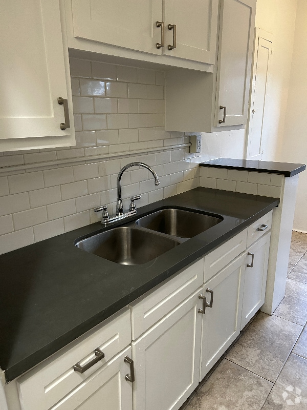 Building Photo - 1845 N Gramercy Pl Unit 203 Rental
