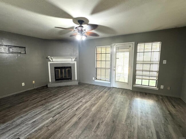 Photo - 578 Hollow Wood Rd