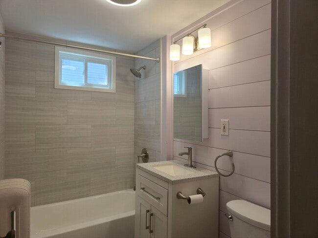Photo - 105 Fuller St Unit 1
