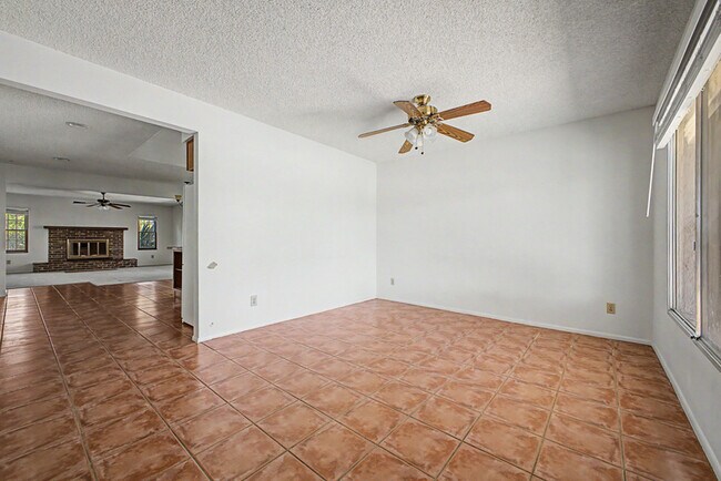 Photo - 2822 E Willow Ave