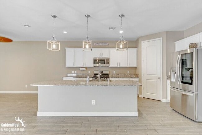 Photo - Beautiful 4Bdm 2Ba Two-Story Home with Poo...