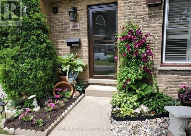 Photo - 650 Wonderland Rd S