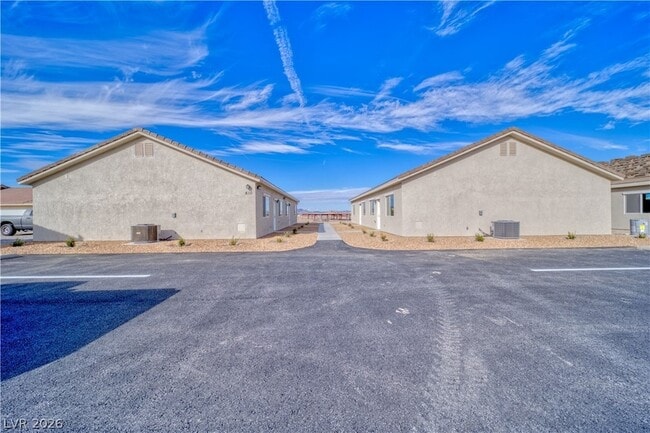 Building Photo - 610 E San Lorenzo St Unit 4