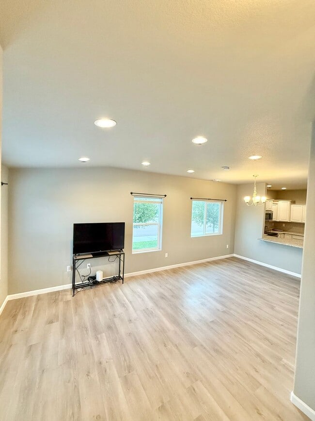 Photo - Move in ready!! Close to military bases!