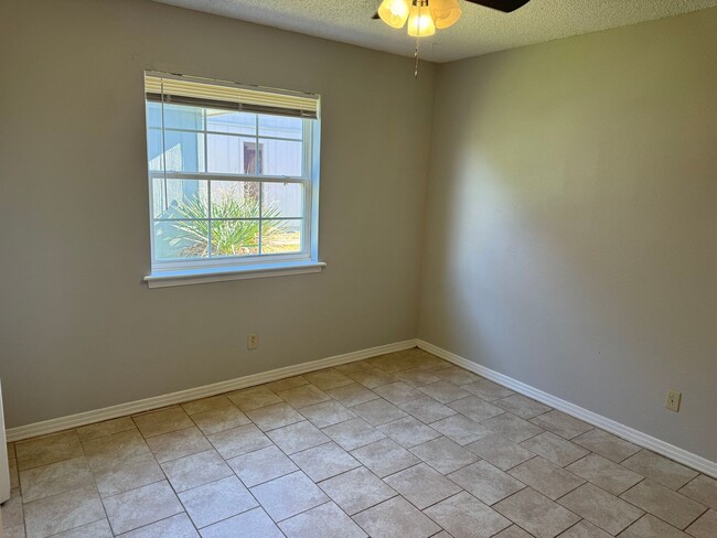 Photo - Jackson Street Duplex's Unit 6827