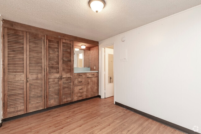 1HAB, 1BA - 300 ft² - Cobblestone Court