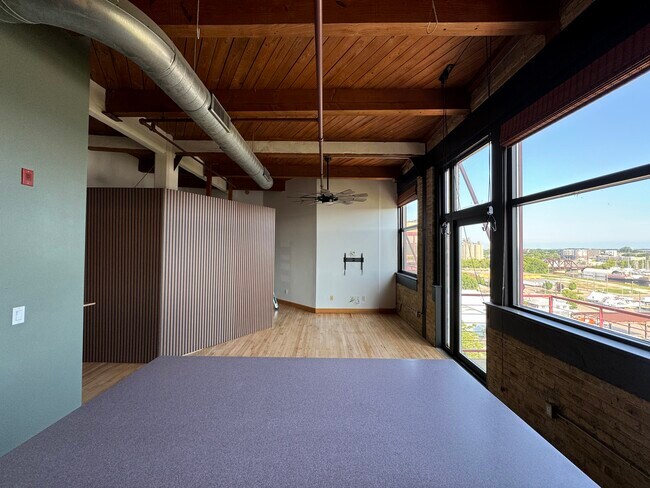 Photo - 215 W Maple St Unit 605