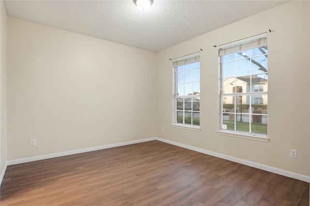 Photo - 728 Dandelion Dr