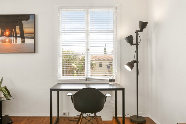 Photo - 145 S Elm Dr