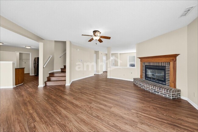 8852 Story Dr