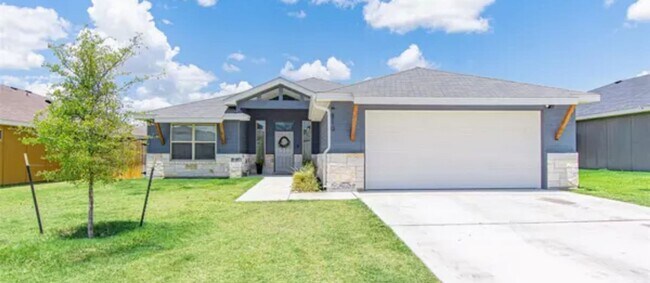 Building Photo - Beautiful 4 Bedroom 2 Bath Home for Rent