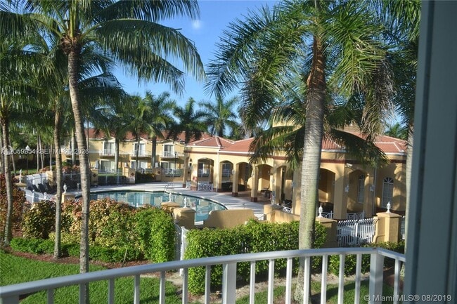 Building Photo - 3039 SW 129th Way Unit 151