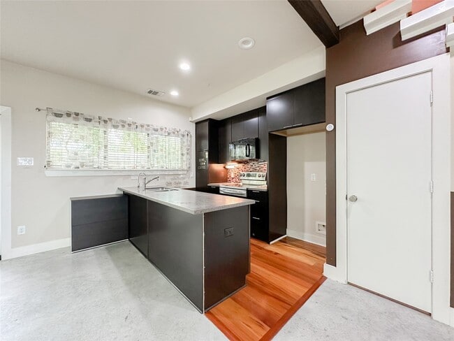 Photo - 68 Meadow Lea Dr