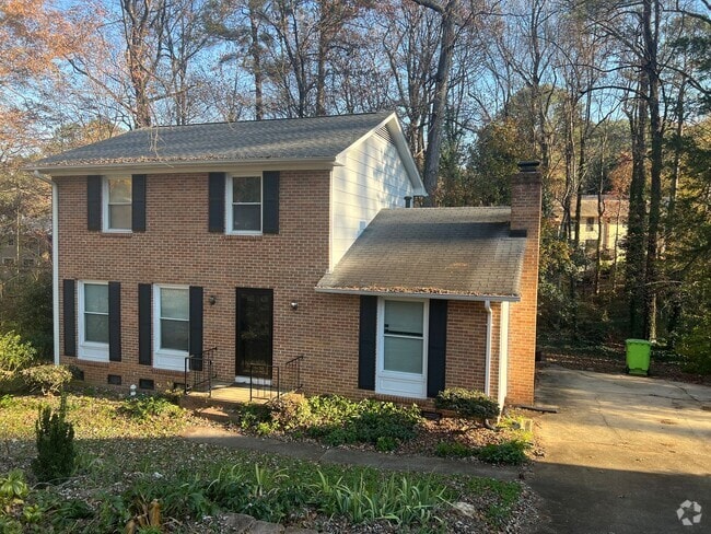 Building Photo - 5912 Pine Tree Ct Rental