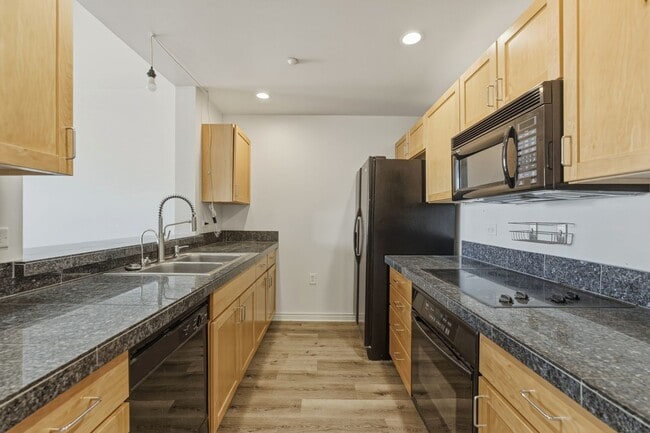 Photo - 2-bedroom, 2-bathroom condo with city views Unit 6J