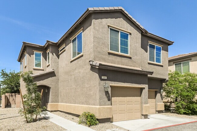 Photo - 698 Calamus Palm Pl