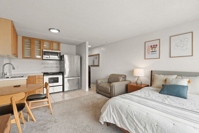Photo - Waikiki Fully furnished studio/1 ba / 1 prk Washer/Dryer in unit Unit 2604