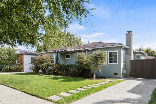 Building Photo - 1772 S Orange Grove Ave