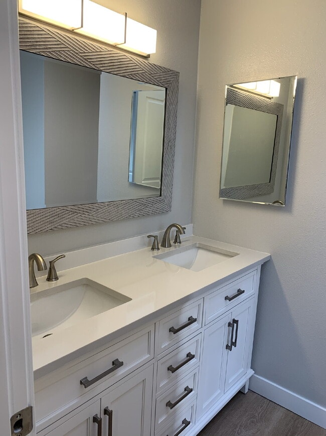 Photo - Townhome Available for Move-In! Unit F38