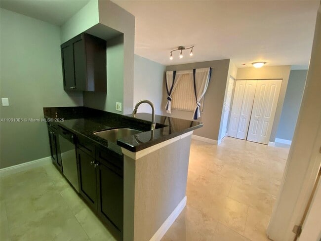 Photo - 2851 N Oakland Forest Dr Unit 108