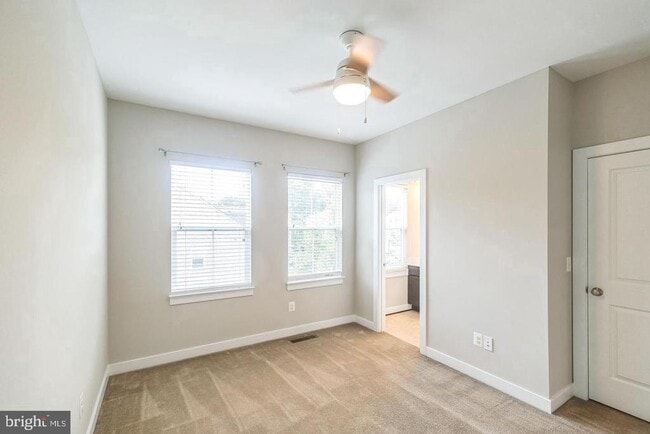 Photo - 107 Magnes Pl