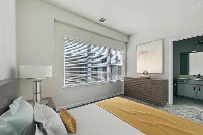 Photo - 1408 Waterloo Shore Ln Unit 7