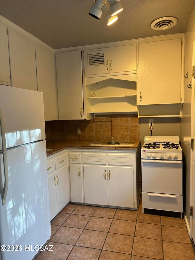 Photo - 1504 N Highland Ave
