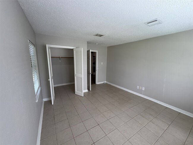Photo - 400 S Poplar St