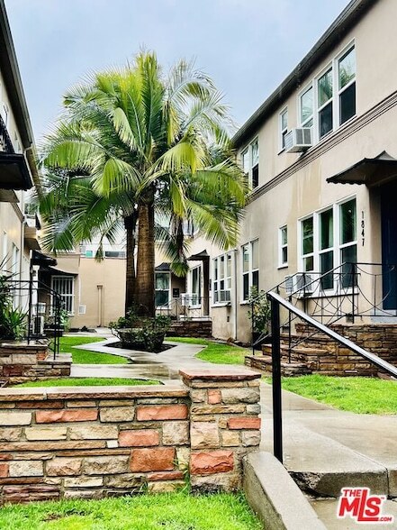 Photo - 1843 Normandie Ave