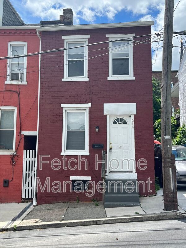 Building Photo - 214 W Strawberry St