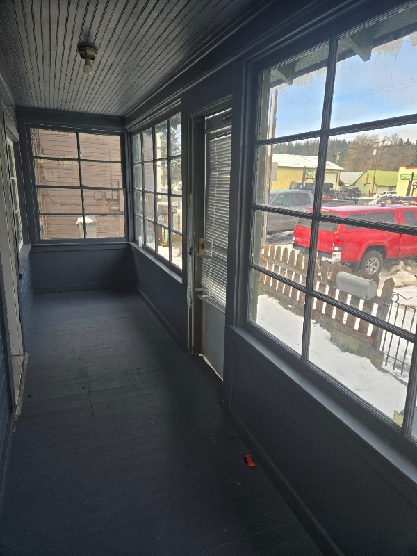 Photo - 716 E 1st St