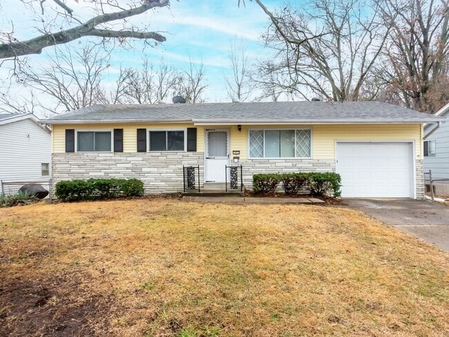 Building Photo - Charming 3 Bed 1 Bath Home