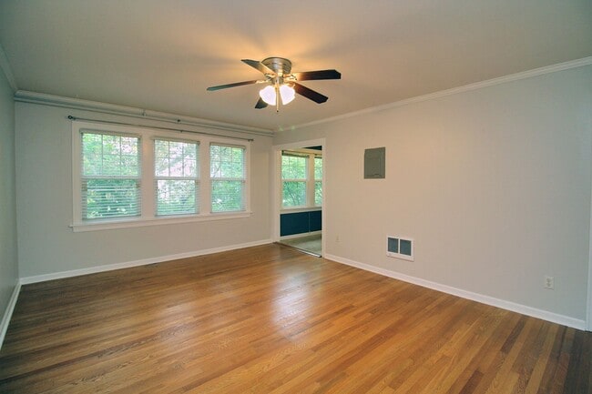 Photo - Upper Level Chasselton 1 Bedroom Condo in ...