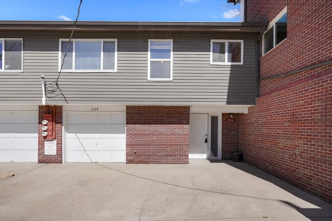 Photo - 3 Bedroom Townhome in University Neighborhood