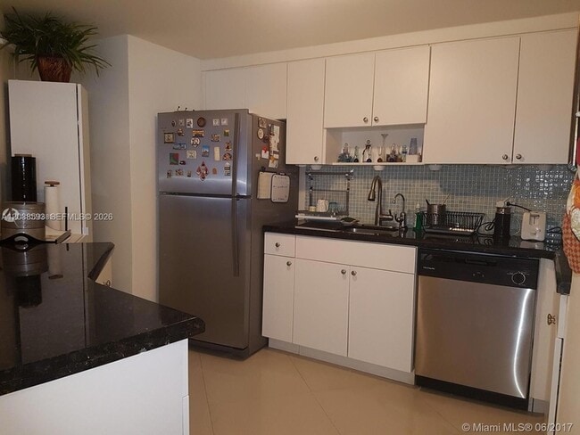 Photo - 801 Brickell Bay Dr Unit 765