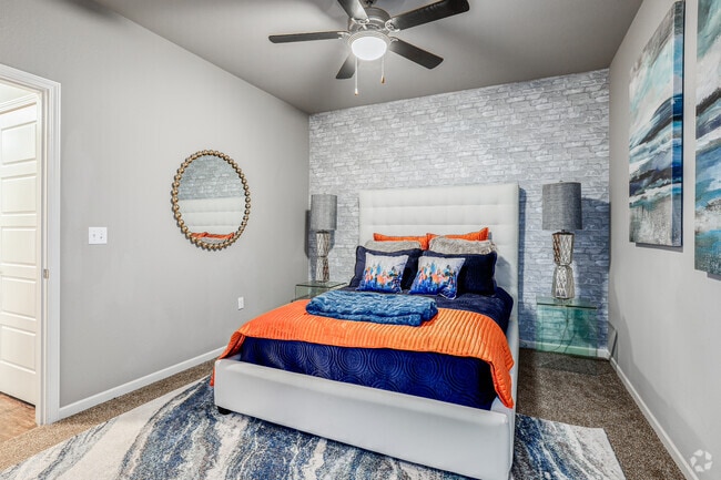 1BR, 1BA - 733SF - Bedroom